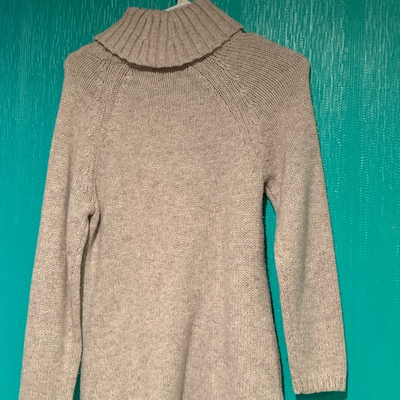 Sweater - Picture 2 of 6